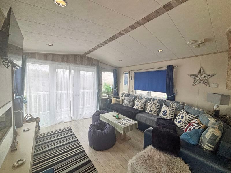 Property photo 2 of 17 Sitting Room