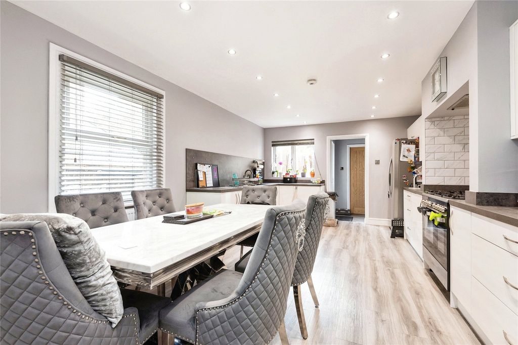 Property photo 2 of 15 Photography