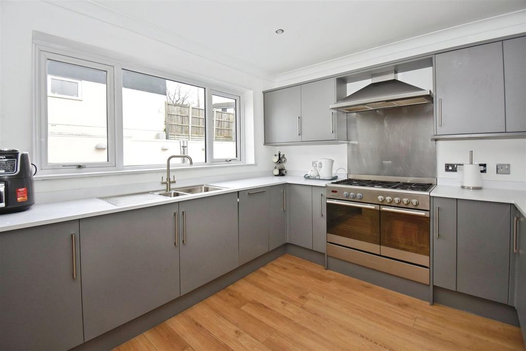 Property photo 2 of 15 140cc428-Dsc_9746.Jpg