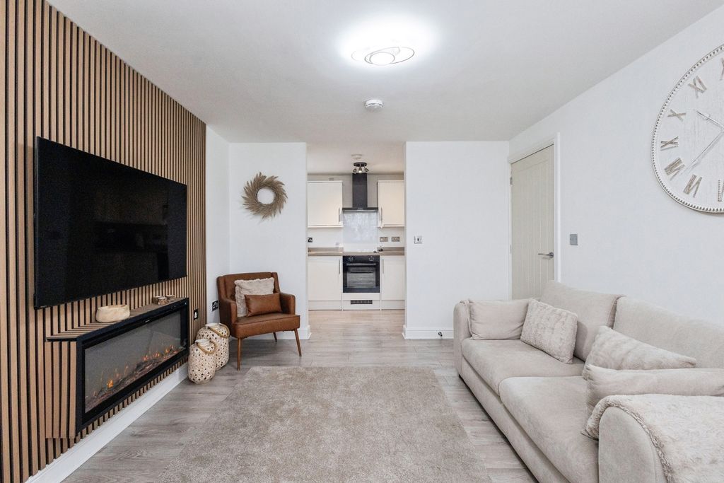 Property photo 3 of 16 Living Room