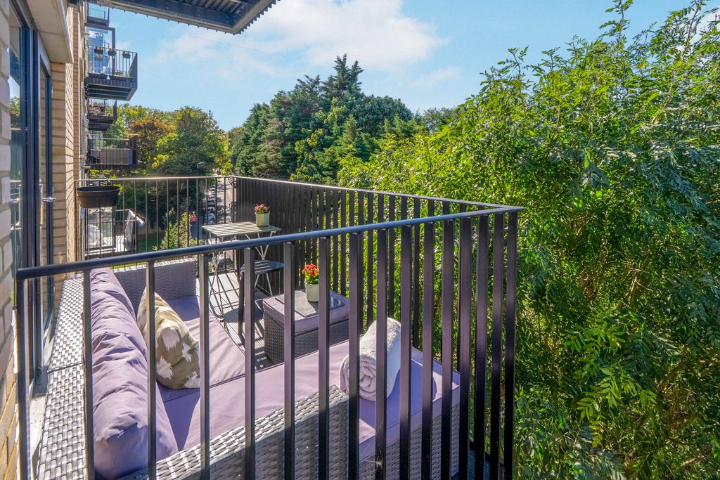Property photo 2 of 20 Balcony