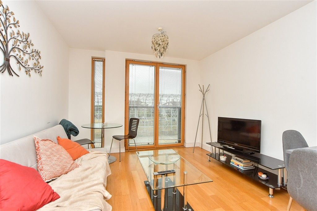 Property photo 2 of 8 Kitchen/ Living Area