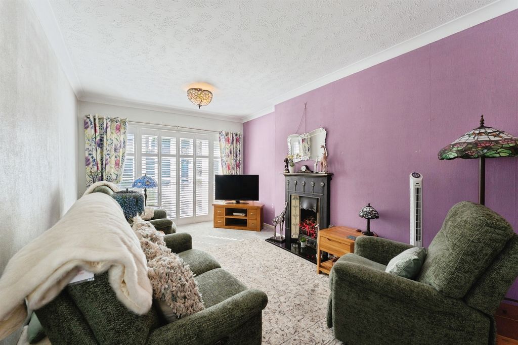 Property photo 2 of 16