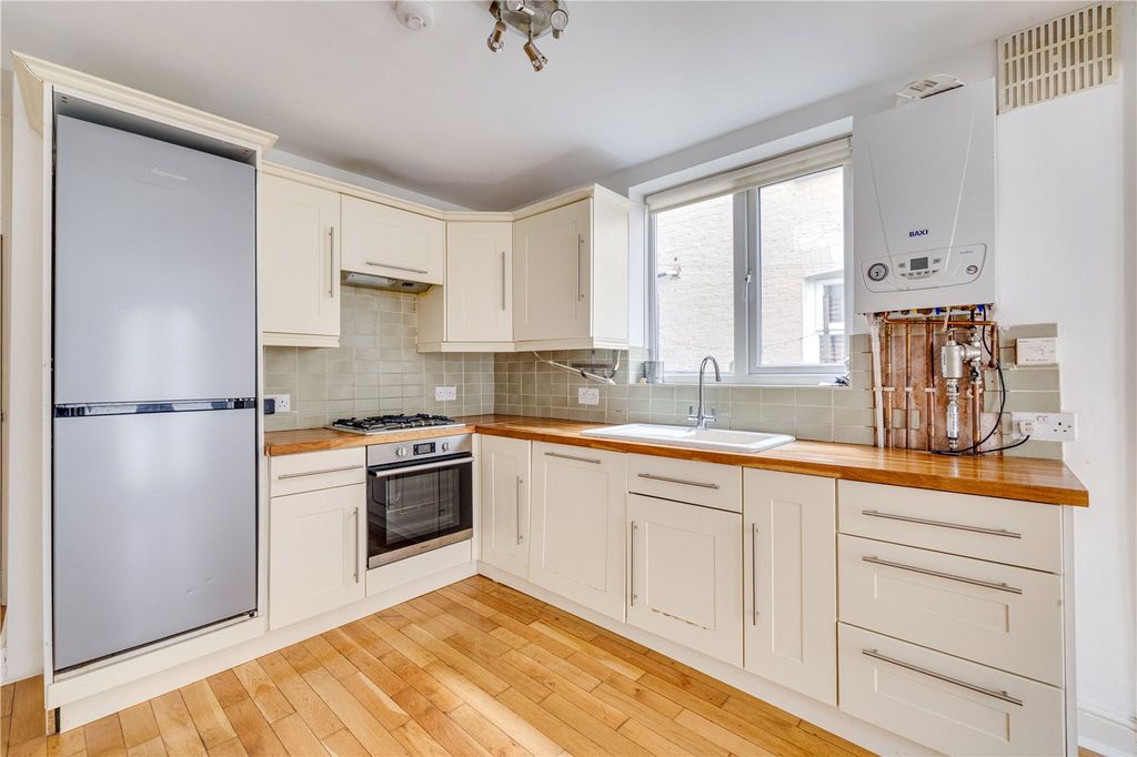 Property photo 3 of 11 Picture No. 02