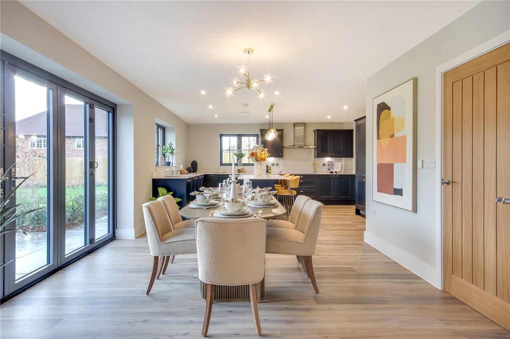 Property photo 3 of 22 Cleves Dining