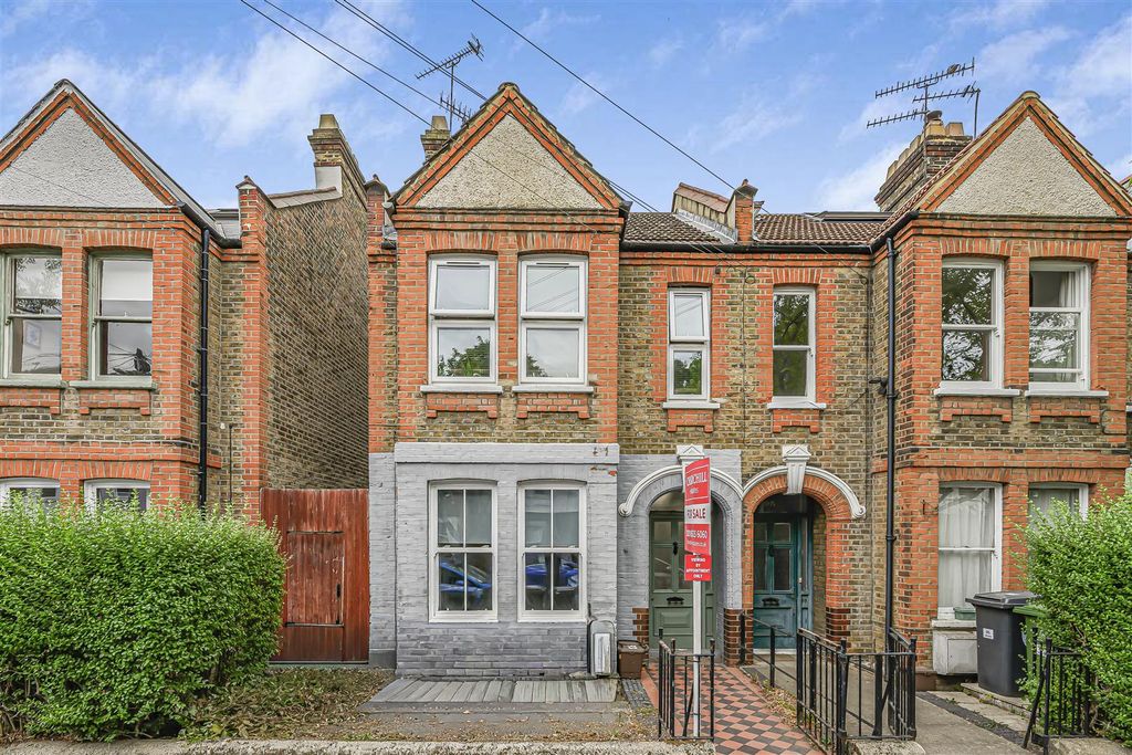 Property photo 1 of 17