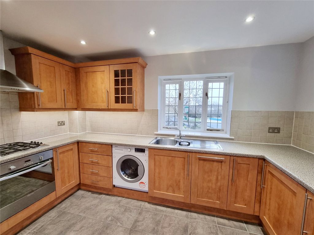 Property photo 2 of 8 Picture No. 16
