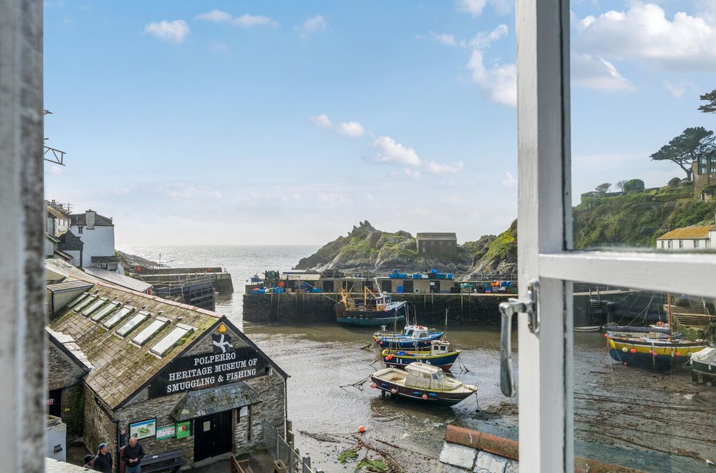 Property photo 2 of 10 1441849-11-69E0Ac...