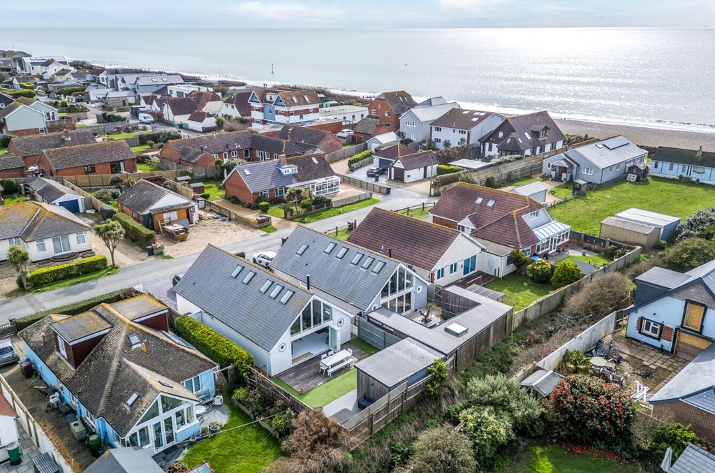 Property photo 2 of 28