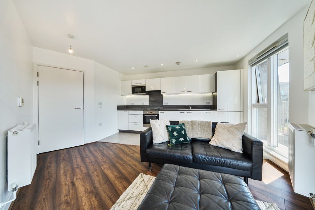 Property photo 3 of 13 5214914