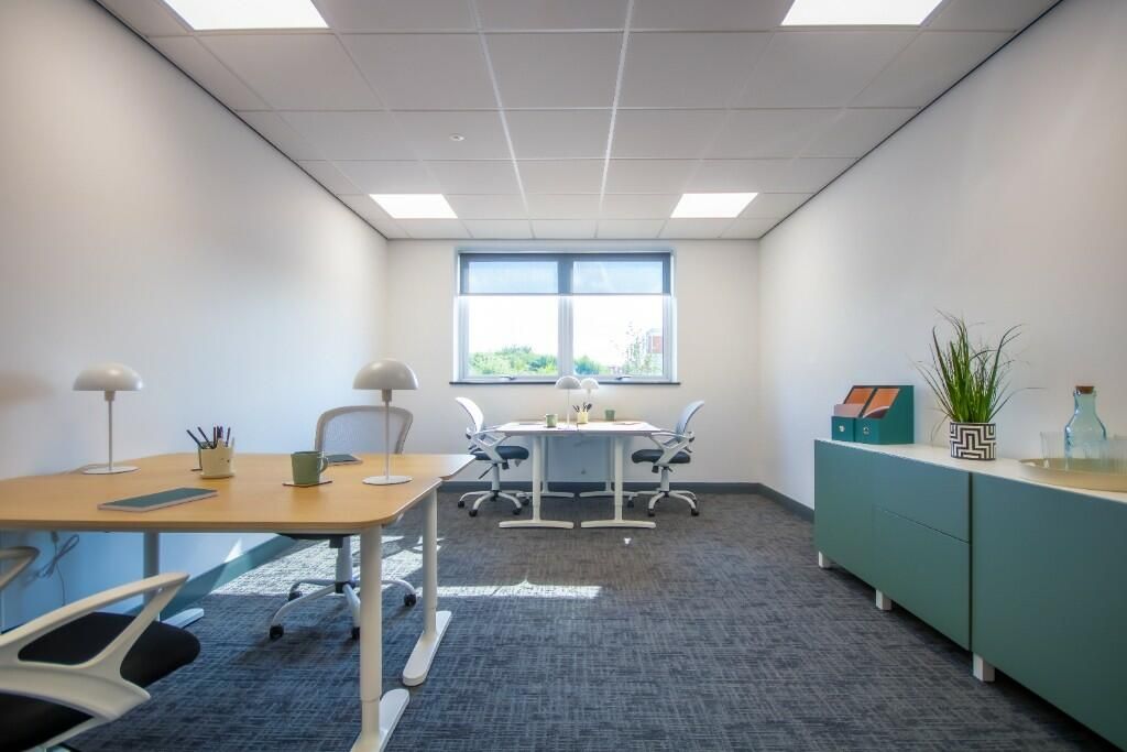 Property photo 2 of 24 Office