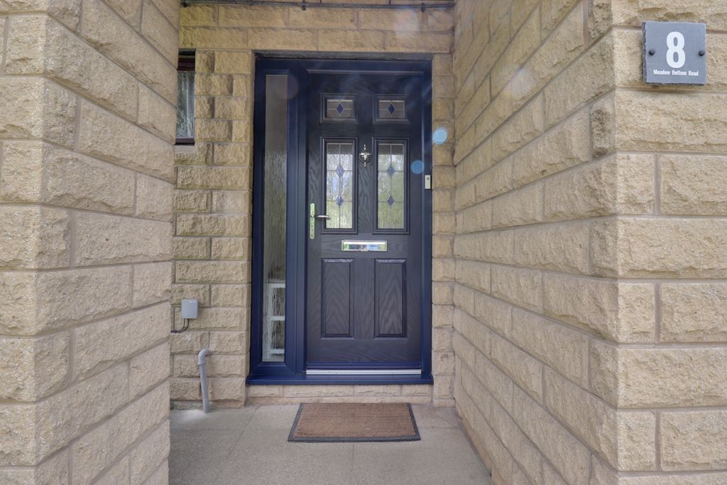 Property photo 3 of 26 Entrance