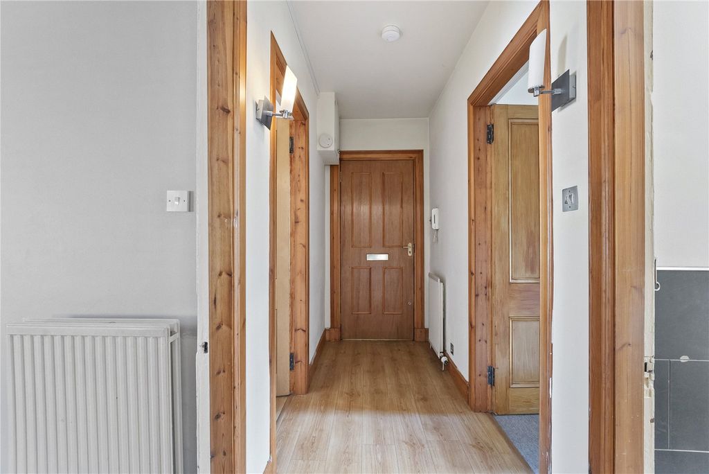 Property photo 2 of 20 646 Holburn Street