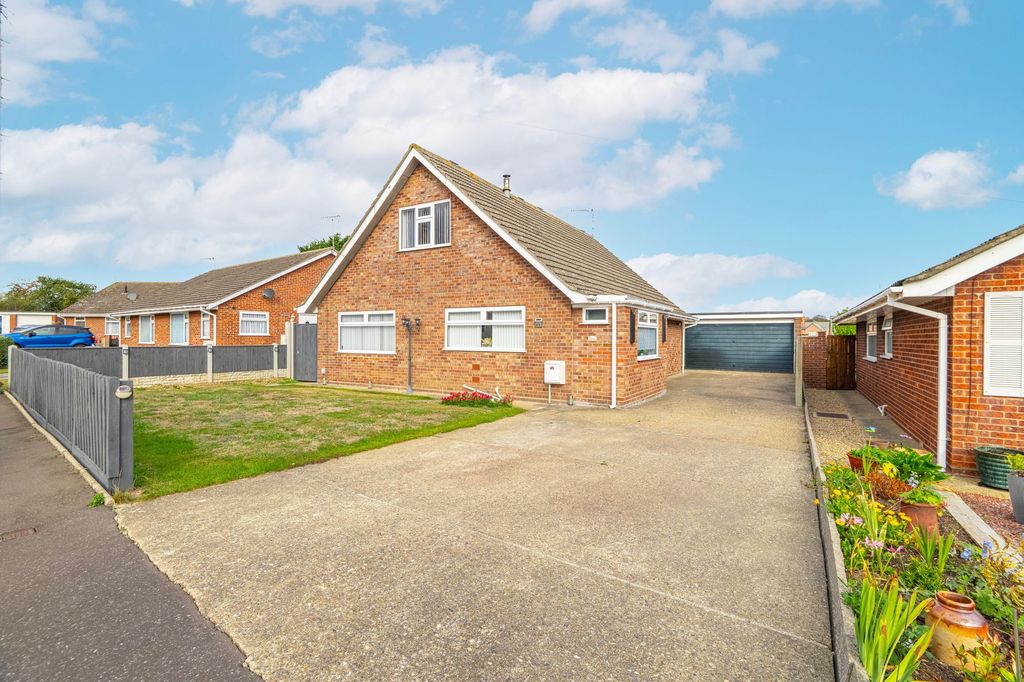 Property photo 1 of 28