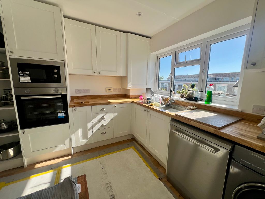 Property photo 2 of 4 Kitchen