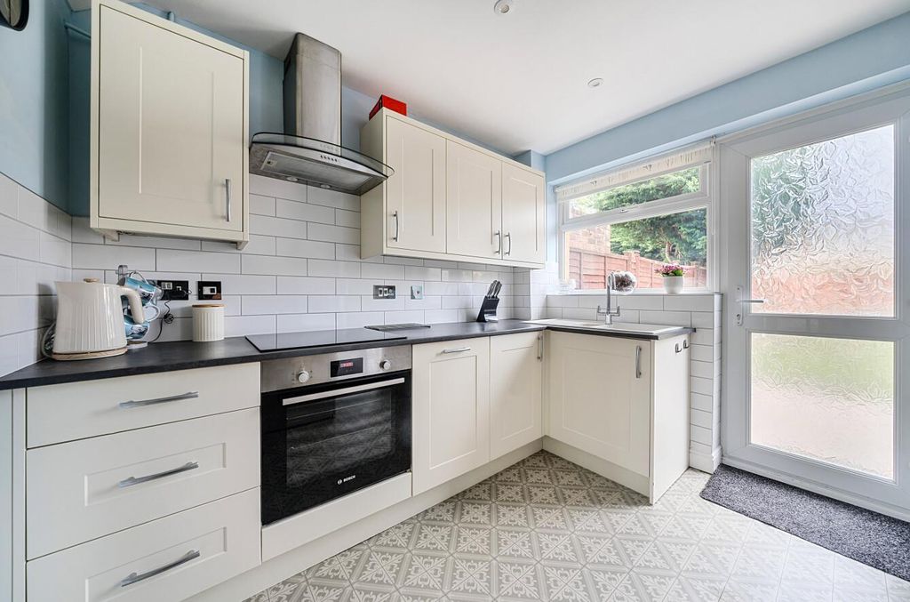 Property photo 3 of 16 1317646-15-685Ea2A8Ca7A9.Jpg
