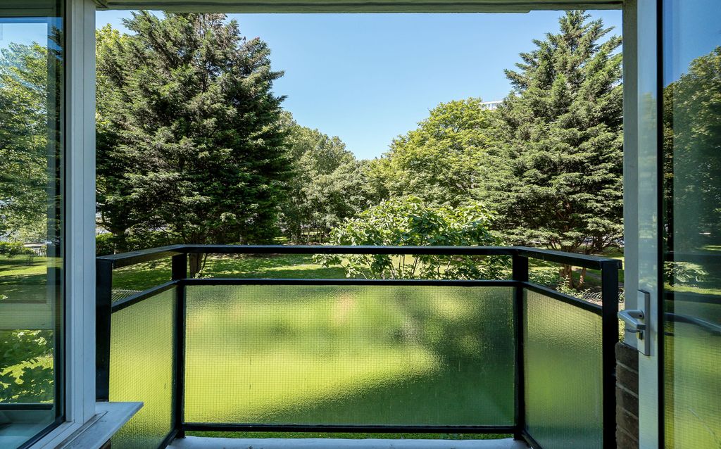 Property photo 1 of 9 Balcony