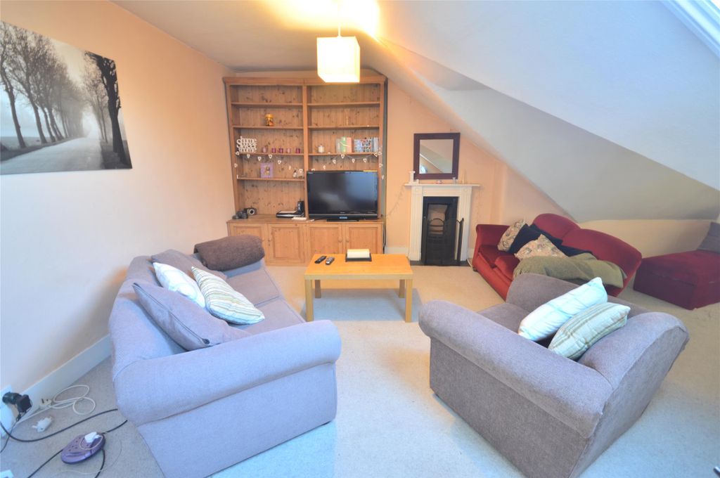 Property photo 2 of 8 Living