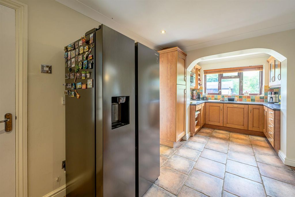 Property photo 3 of 38