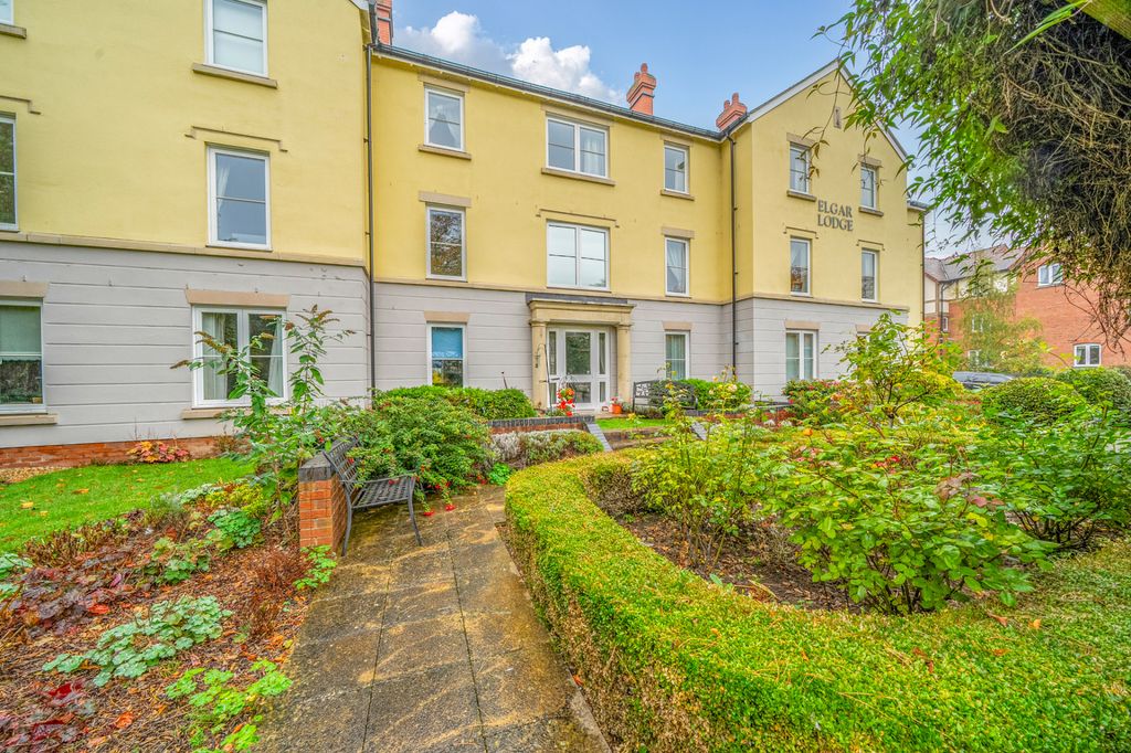 Property photo 1 of 13