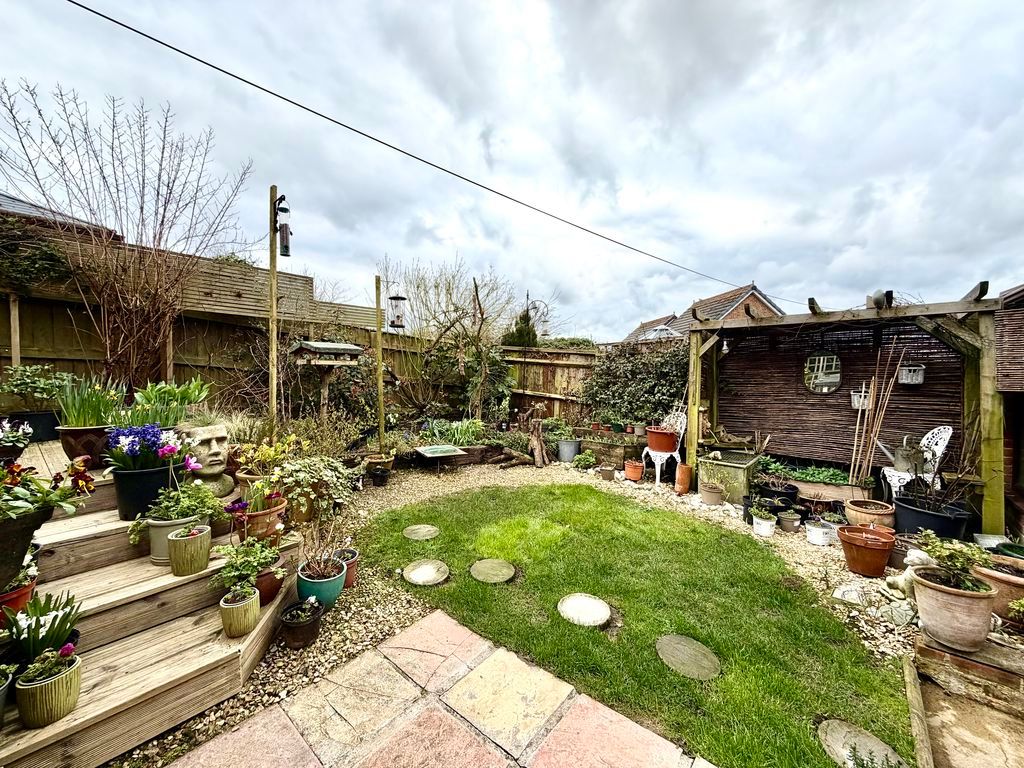 Property photo 2 of 24 Garden