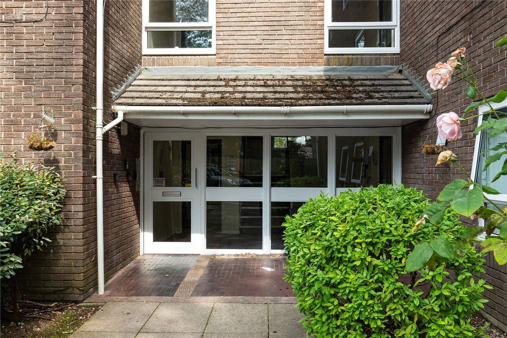 Property photo 2 of 10 Entrance