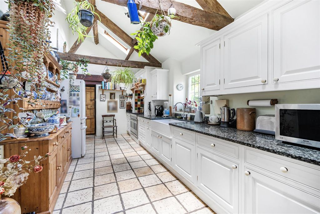 Property photo 3 of 16 Kitchen