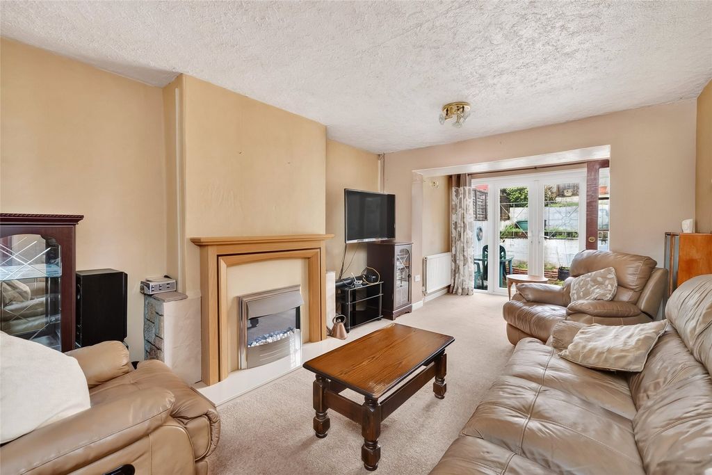 Property photo 2 of 16 Picture No. 11