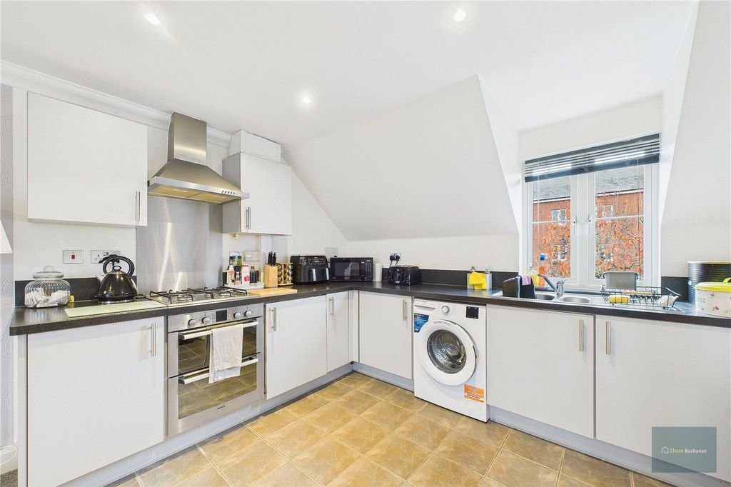 Property photo 2 of 9 Picture No. 18