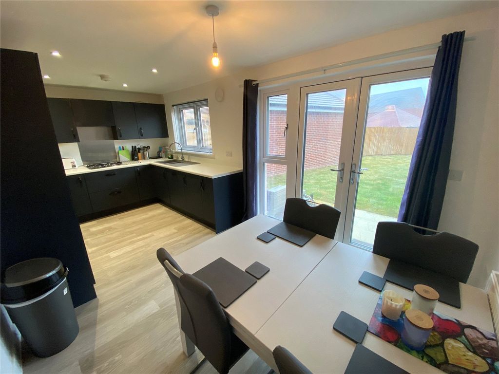 Property photo 3 of 33 Picture No. 28