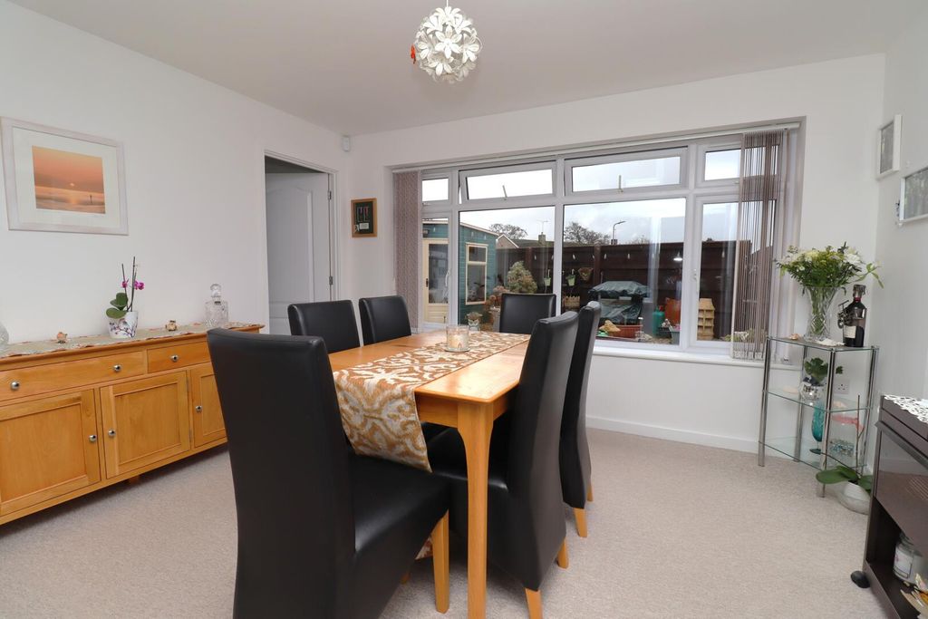Property photo 3 of 34 Dining Room