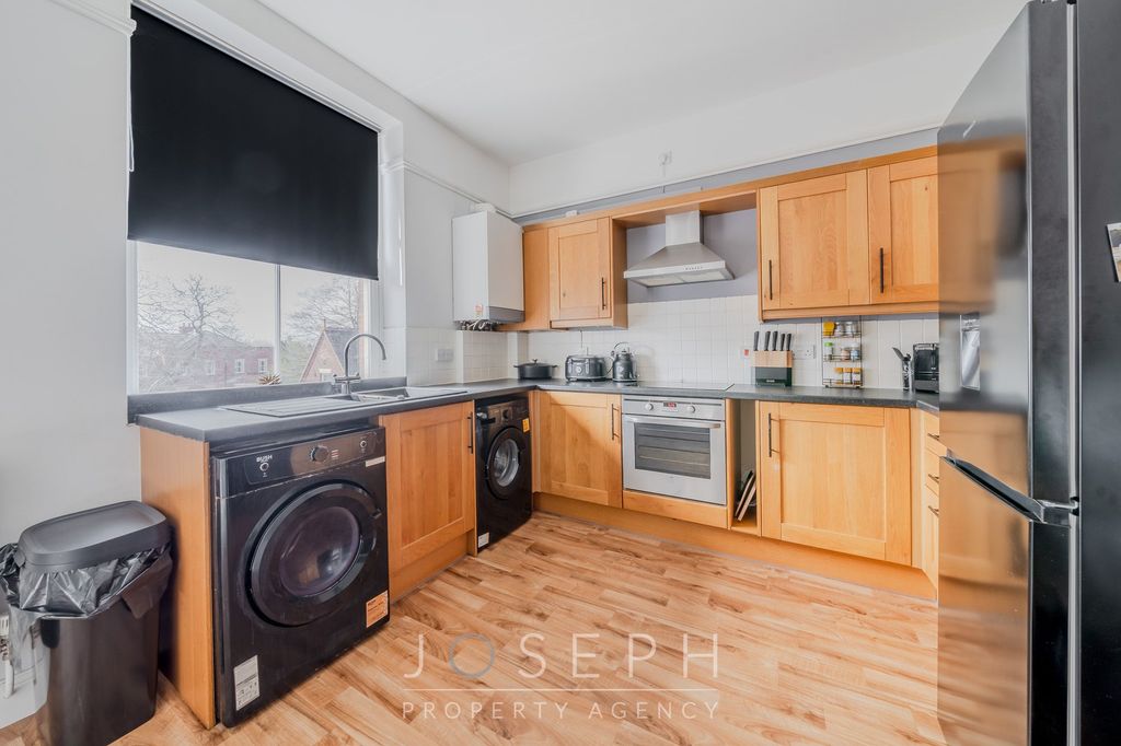 Additional image 6 of 3 bed flat for saleFoxhall Road, Ipswich IP3