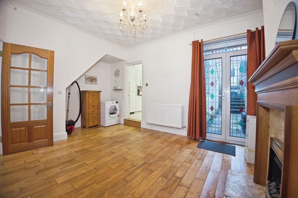 Property photo 3 of 20