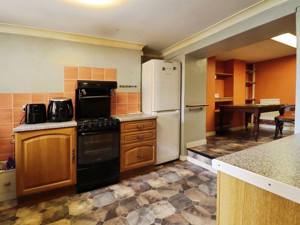 Property photo 3 of 37