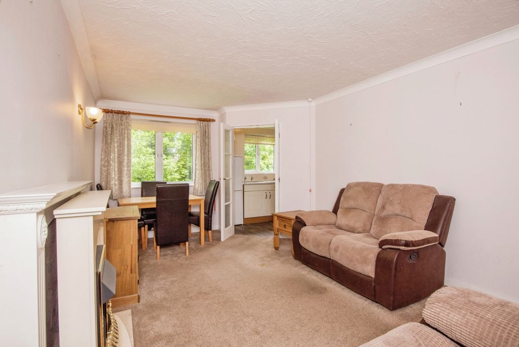 Property photo 3 of 12 Living Room