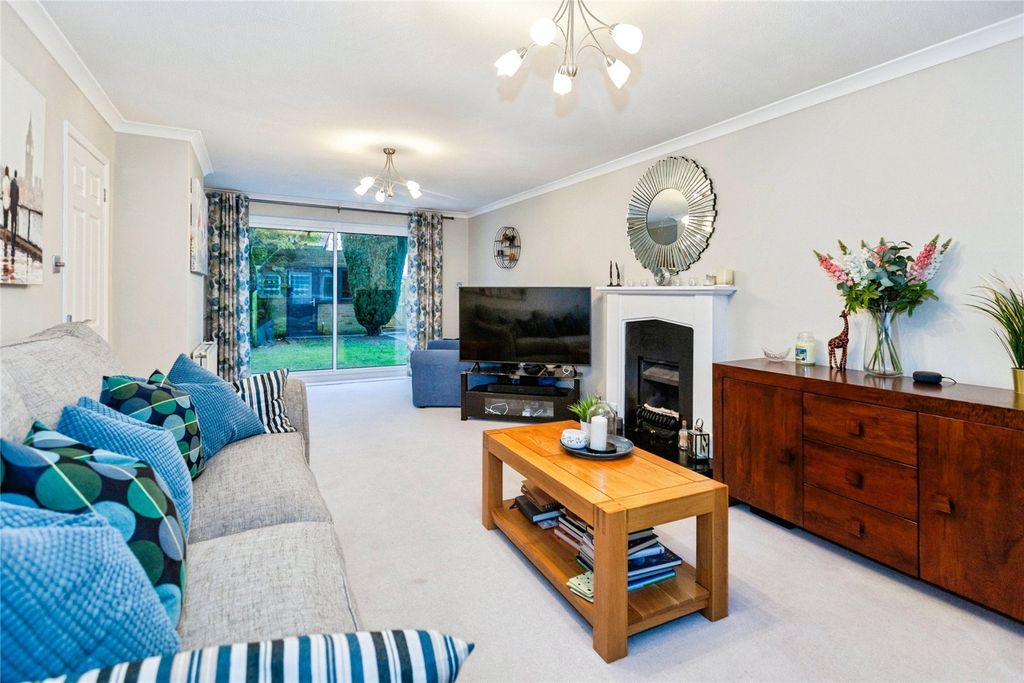 Property photo 3 of 35 Living Room