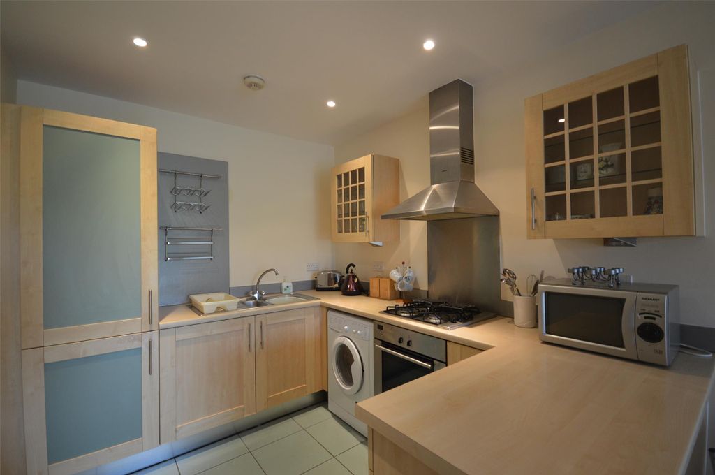 Property photo 3 of 16 Kitchen Area