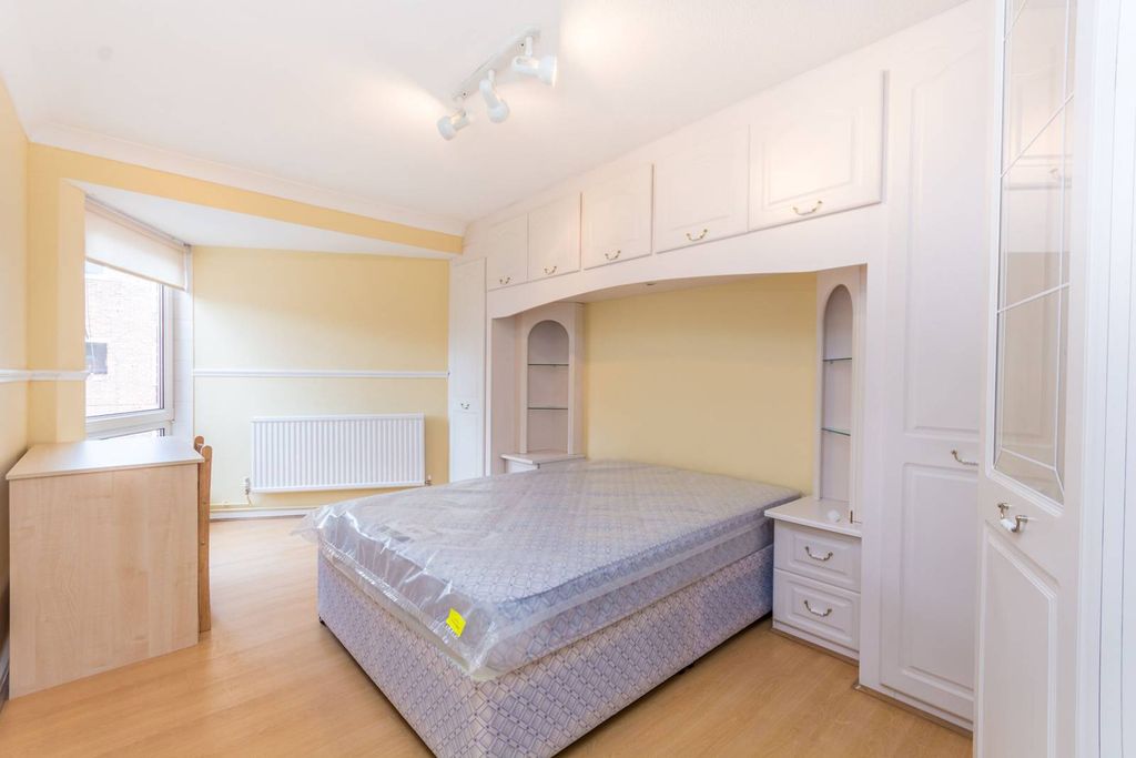 Property photo 2 of 8