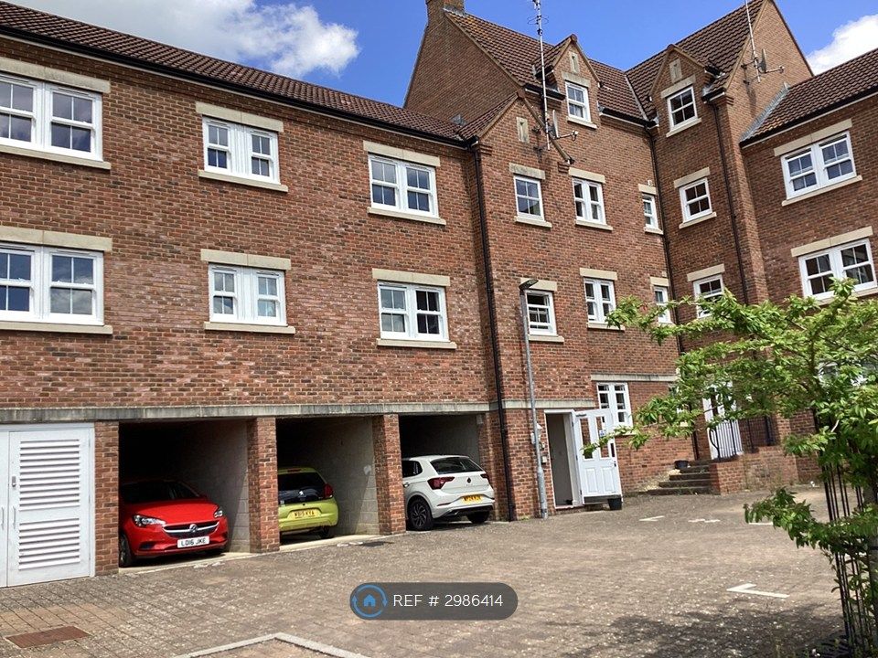 Property photo 1 of 16 Courtyard
