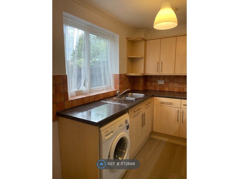 Property photo 2 of 24 Kitchen