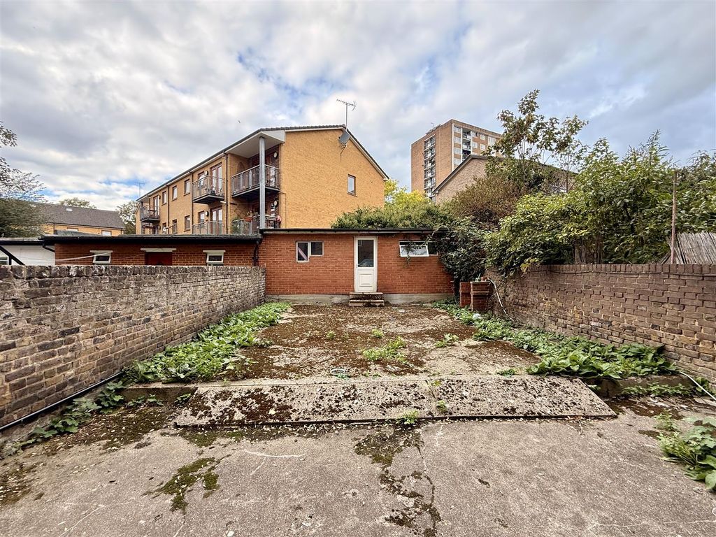 Property photo 2 of 14