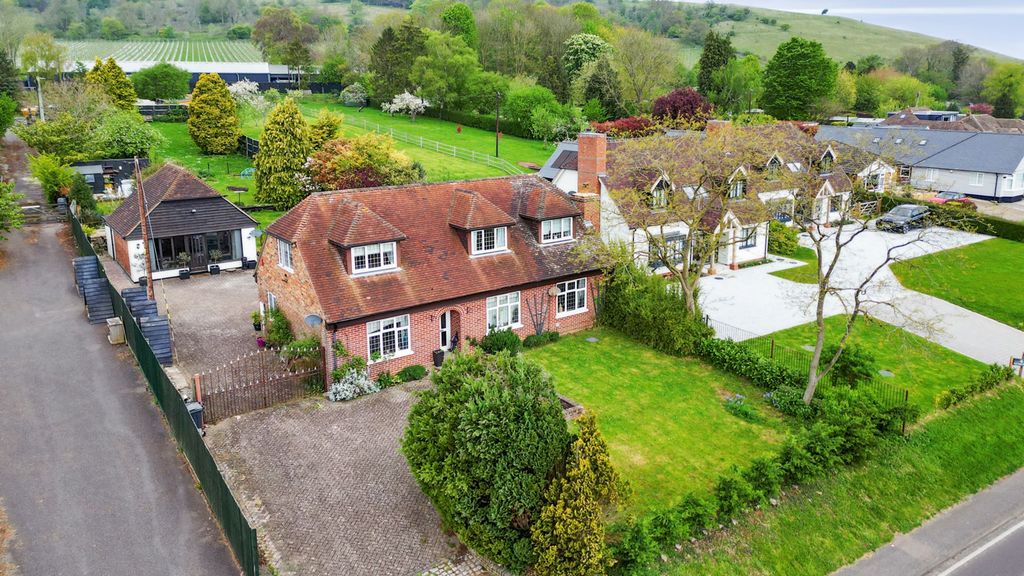 Property photo 1 of 42