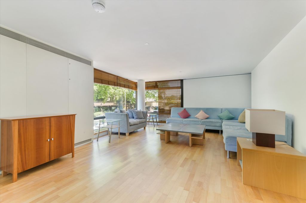 Property photo 2 of 11 Image