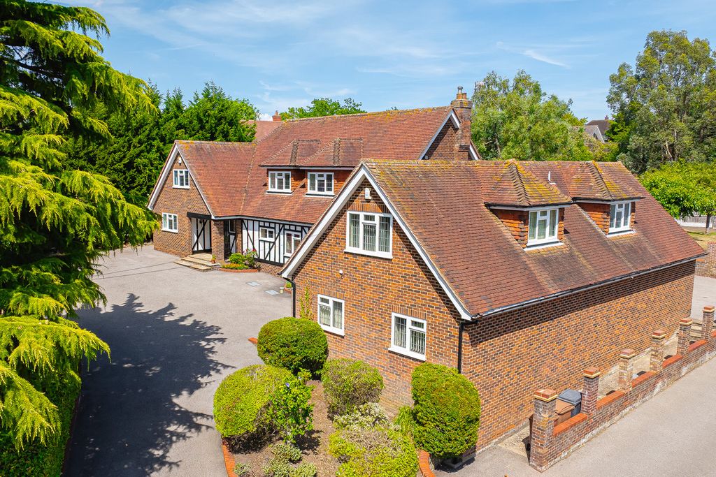 Property photo 1 of 37