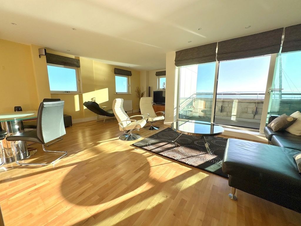 Property photo 3 of 38