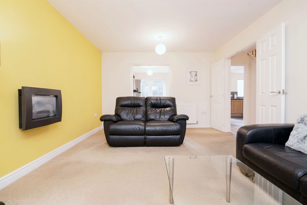 Property photo 2 of 19