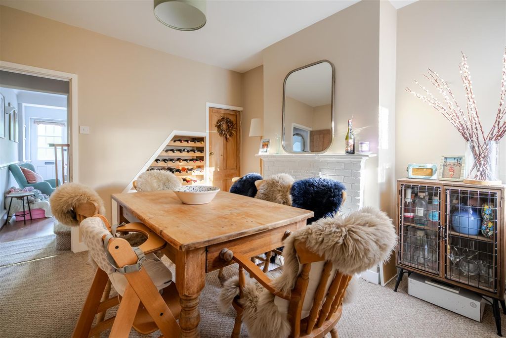 Property photo 3 of 9