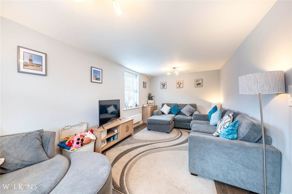 Property photo 2 of 26 Picture No. 12