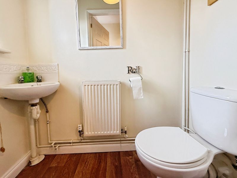 Property photo 3 of 13 Cloaks/Wc.