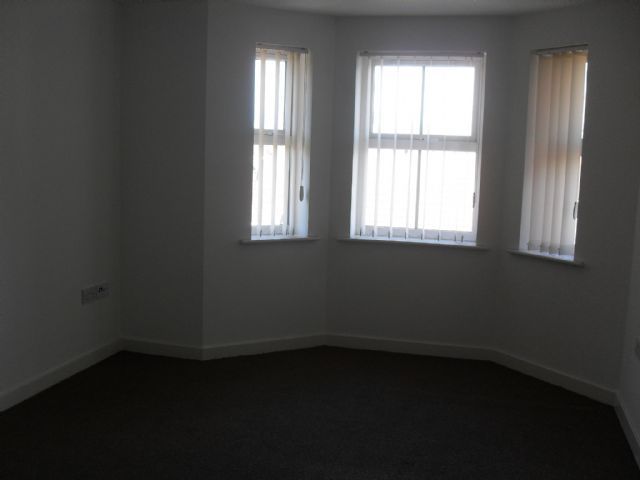 Property photo 3 of 5 Lounge